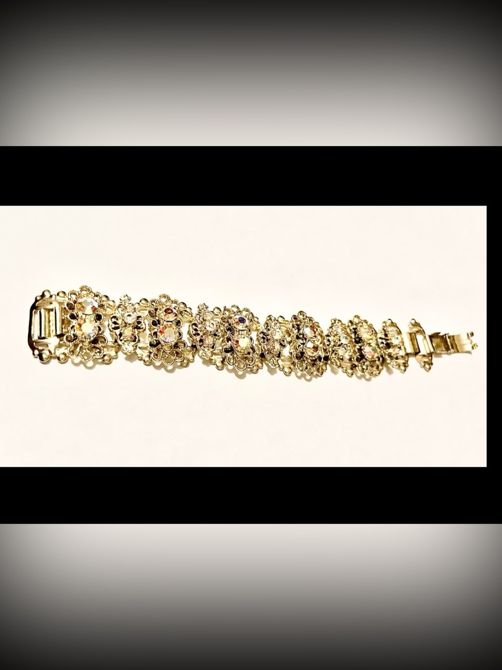 Vintage
Gold Floral Crystal Bracelet for Women - Sparkling Statement Jewelry